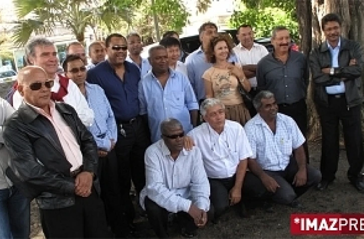 Lundi 3 Août 2009

Les chefs d'entreprise au jardin de l'état