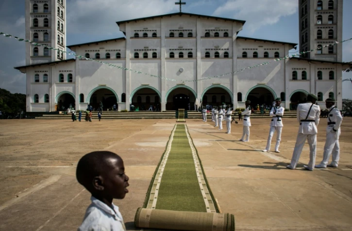 Des croyants kimbanguistes célèbrent "le vrai Noël" devant le temple de Nkamba (République Démocratique du Congo, RDC), le 25 mai 2017
