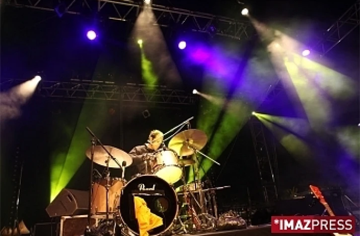 Jeudi 6 août 2009

Sakifo Curumin en concert