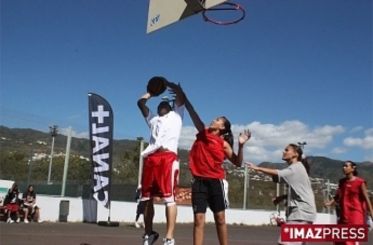 Jeudi 6 août 2009 Street Basket Tour à Saint-Denis (photo: Thomas Vitry)