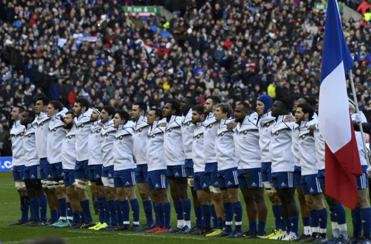 Les joueurs français durant l'hymne, avant le match de Six nations face à l'Ecosse, le 11 février 2018 à Edimbourg