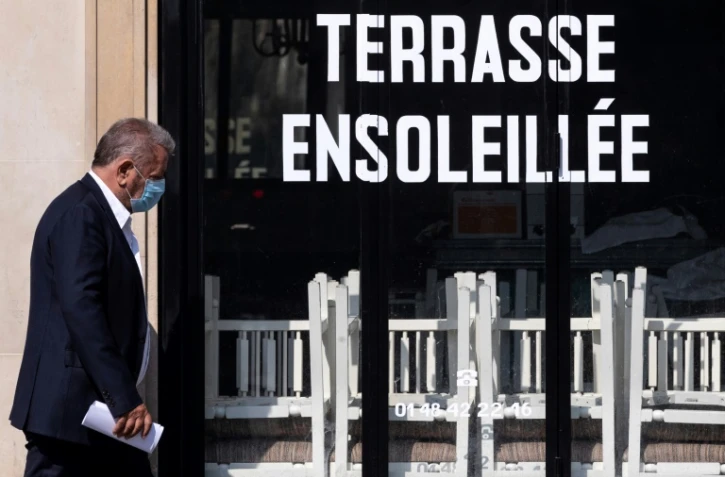 La réouverture progressive des activités sociales "doit être conduite de manière prudente et maitrisée", avertit le conseil scientifique