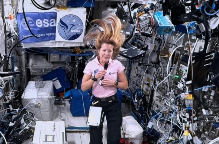 L'astronaute française Sophie Adenot durant un entretien à l'AFP depuis l'ISS le 26 février 2026