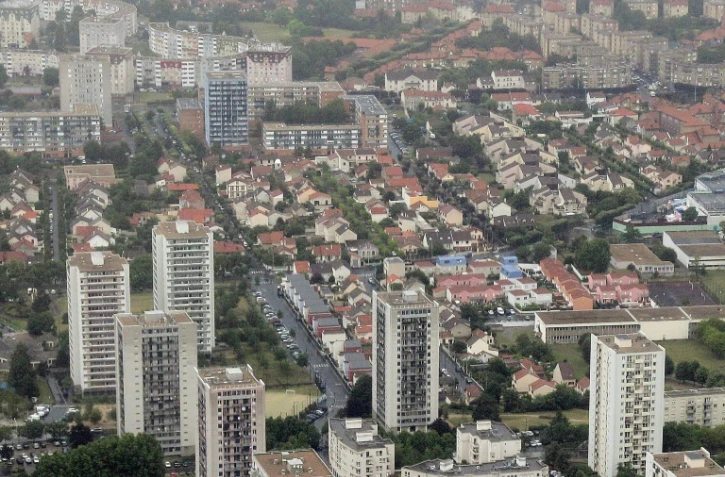 Une vue aérienne de La Courneuve, en juillet 2010