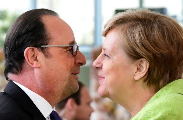 Le président français François Hollande et la chancelière Angela Merkel à Berlin, le 8 mai 2017