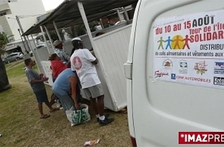 Vendredi 14 août 2009 Dernière étape de la caravane de la solidarité à Saint-Denis