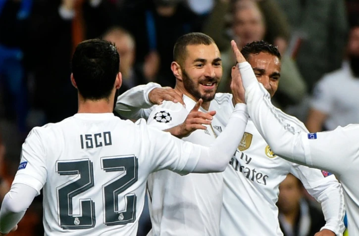 Karim Benzema avec ses coéquipiers le 8 décembre 2015 à Madrid