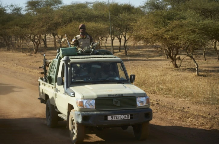 Des soldats burkinabè en patrouille dans la province du Soum, le 14 novembre 2019