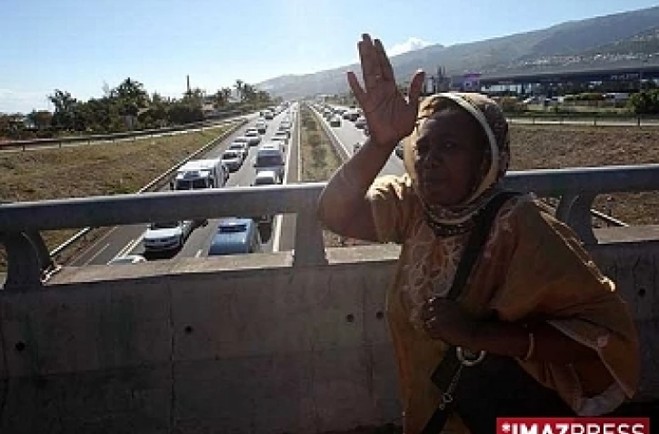 Lundi 31 août 2009

Barrage routier sur la RN1