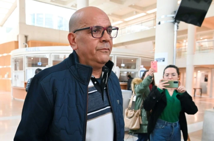 L'influenceur algérien "Doualemn" à son arrivée au tribunal de Montpellier le 24 février 2025