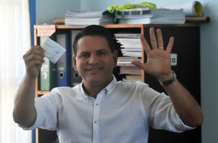 Le candidat Fabricio Alvarado vote Ă San Jose le 1er avril 2018
