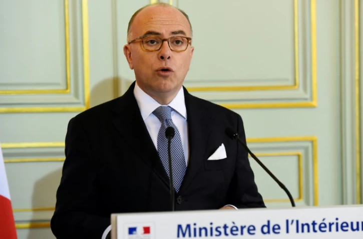 Le ministre de l'Intérieur Bernard Cazeneuve lors d'une conférence de presse le 21 novembre 2016 à Paris sur l'attentat déjoué