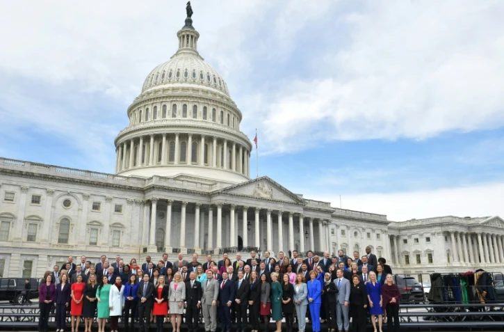 Les nouveaux élus du 116e Congrès américain posent pour une photo lors de leur première visite au Capitole, le 14 novembre 2018