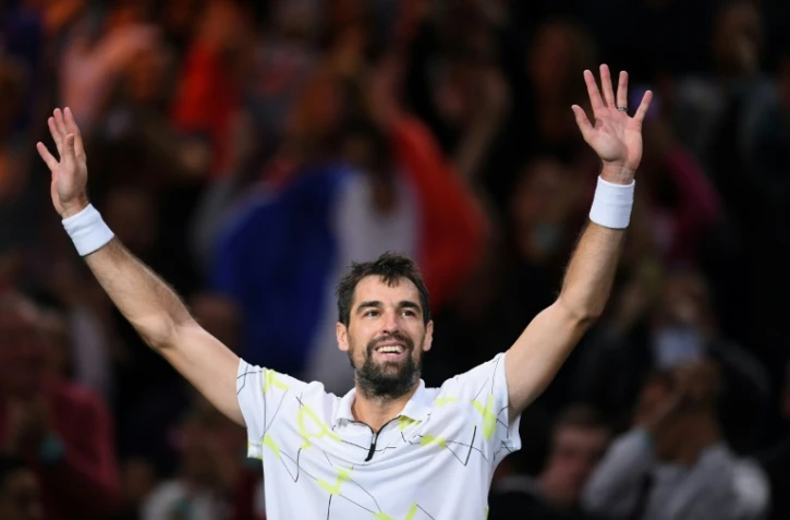 La joie du Français Jérémy Chardy, tombeur de N.4 mondial, le Russe Daniil Medvedev, le 29 octobre 2019 au Masters 1000 de Paris