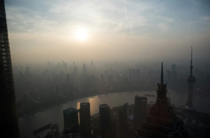 Vue de Shanghai un jour de pollution, le 28 mars 2016