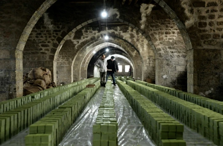 Cave remplie de cubes de savon à Alep, en Syrie, le 24 janvier 2022