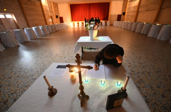 La chapelle ardente installée le 24 octobre 2015 à Puisseguin dans le foyer municipal au coeur du village