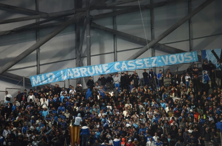 Banderole de supporters marseillais hostile à la propriétaire de l'OM Margarita Louis-Dreyfus et au président du club Vincent Labrune, le 10 avril 2016 au Vélodrome 