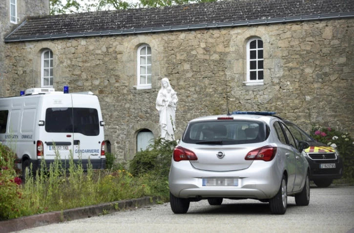 Des véhicules de gendarmerie à Saint-Laurent-sur-Sevres le 9 août 2021 