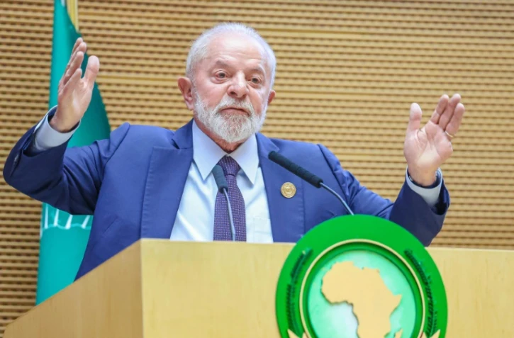 Photo publiée par la présidence brésilienne montrant le président Luiz Inacio Lula da Silva s'exprimant lors de la cérémonie d'ouverture d'un sommet de l'Union africaine, le 17 février 2024 à Addis-Abeba, en Éthiopie