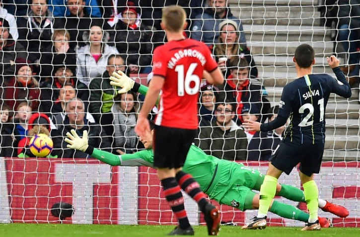 Le joueur de Manchester City David Silva (d) buteur lors de la victoire à Southampton 3-1 le 30 décembre 2018