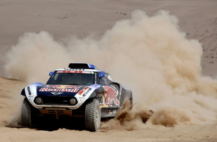 Le tenant du titre espagnol Carlos Sainz (Mini), en reconnaissance sur les routes de San Bartolo, Ă  75 km au sud de Lima, le 4 janvier 2019