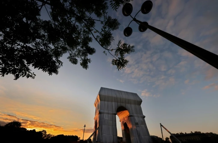 L'Arc de Triomphe empaqueté, le 16 septembre 2021 à Paris