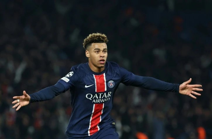 Le milieu de terrain offensif français du Paris Saint-Germain Désiré Doué après avoir inscrit le premier but de son équipe lors du quart de finale aller de Ligue des champions contre Aston Villa, à Paris, le 9 avril 2025
