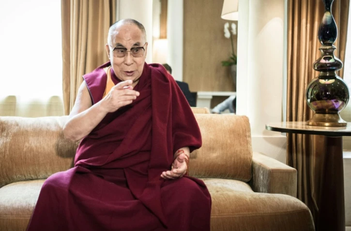 Le Dalaï Lama lors d'un entretien dans un hôtel à Paris le 13 septembre 2016
