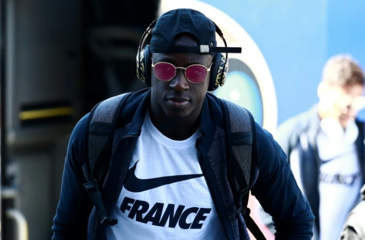 L'arrière gauche de l'équipe de France Benjamin Mendy arrive à l'hôtel des Bleus à Kazan, le 29 juin 2018 