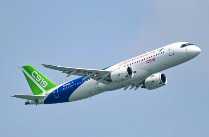 Un avion chinois C919 lors d'une avant-première au salon aéronautique de Singapour, le 18 février 2024
