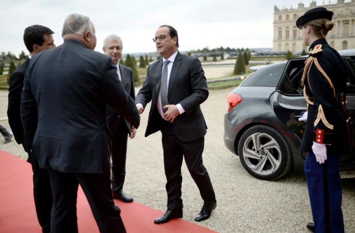 Le président François Hollande arrive à Versailles, le 16 novembre 2015