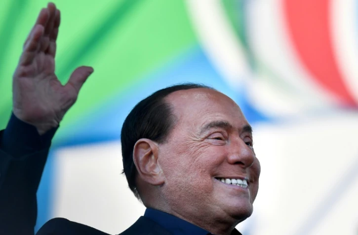 Positif au Covid-19 à bientôt 84 ans, le milliardaire et ancien chef du gouvernement italien Silvio Berlusconi a été hospitalisé 
