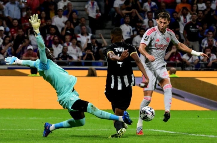 L'Américain Tanner Tessmann (d), auteur du but de la victoire pour Lyon face à Angers, le 19 septembre 2025 à Décines-Charpieu
