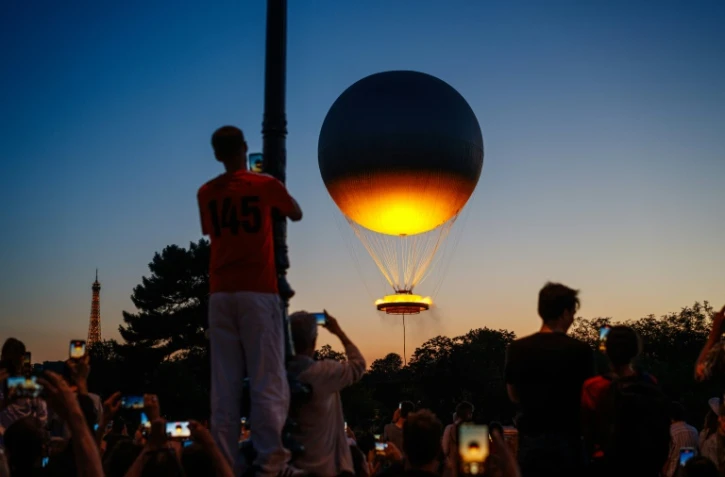 La vasque des Jeux Olympiques de Paris 2024 dans le Jardin des Tuileries à Paris le 28 juillet 2024