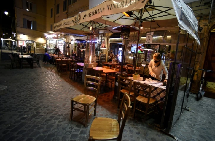 Fermeture d'un bar à Rome le 23 octobre 2020