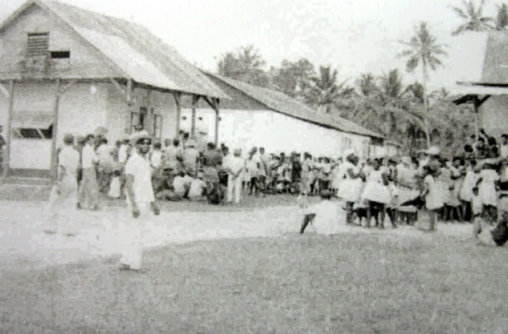 Un groupe de réfugiés de l'archipel des Chagos originaires de l'île de Diego Garcia dans l'océan indien, le 9 avril 1971