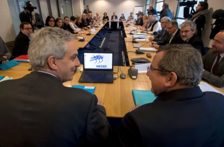 Les partenaires sociaux réunis au Medef pour une séance de négociations sur l'assurance chômage, le 11 janvier 2018 à Paris