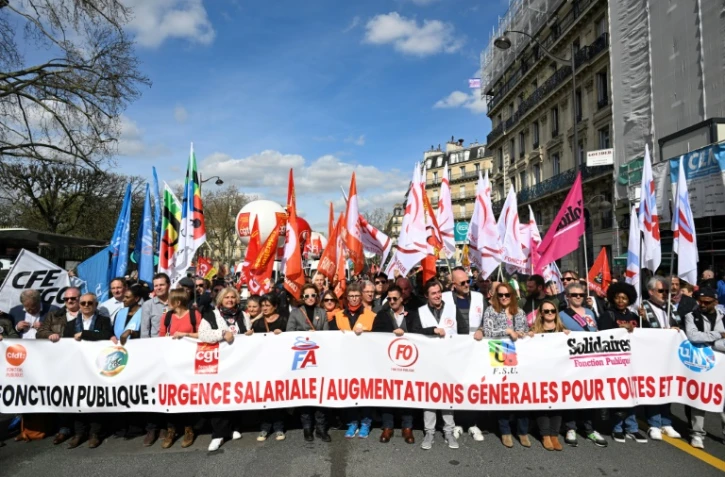 Une manifestation de la fonction publique dans le cadre d’un appel national des syndicats pour de meilleurs salaires, à Paris, le 19 mars 2024