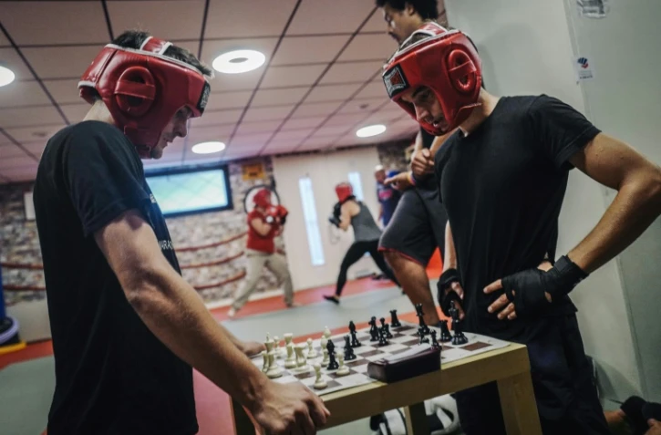 Joueurs de chessboxing lors d'une séance d'entraînement, le 22 septembre 2019 à Paris
