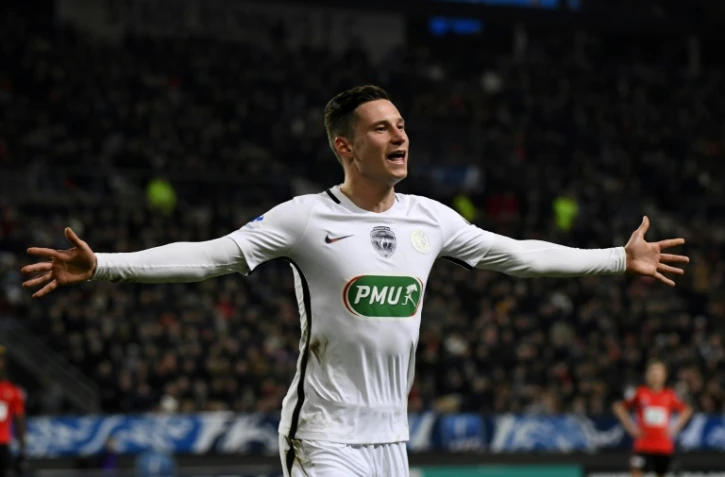 L'attaquant du PSG Julian Draxler exulte après le 1er de ses 2 buts face à Rennes au Roahzon Park, le 1er février 2017