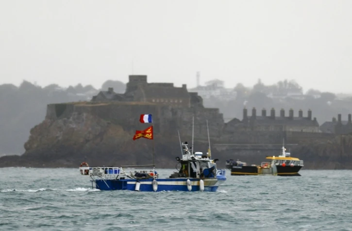 Manifestation de bateaux de pêche français le 6 mai 2021 devant le port de Saint-Hélier, à Jersey
