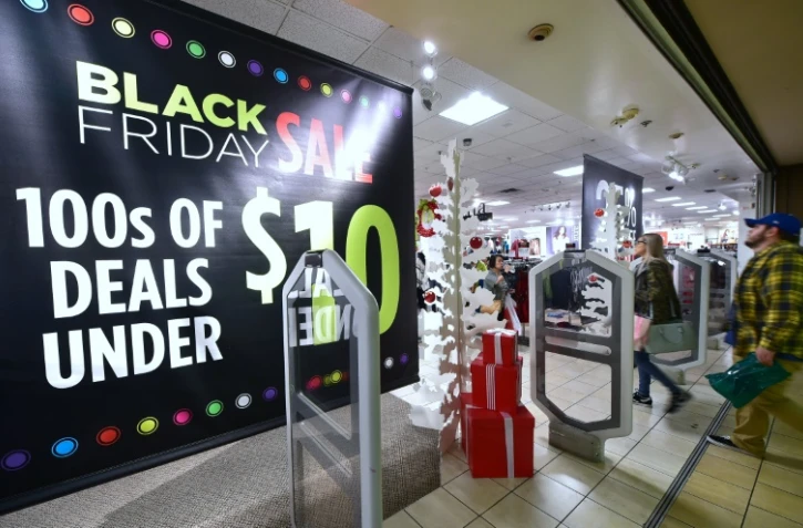 Le traditionnel "vendredi noir" (Black Friday) bat son plein aux Etats-Unis. Ici, un magasin à Montebello en Californie le 24 novembre 2016