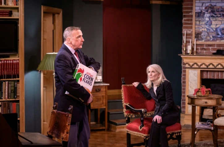 Charles Geyer et Catherine Russell durant une représentation de la pièce "Perfect Crime" à New York, le 27 avril 2021