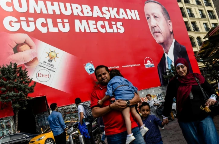 Le portrait du président turc Recep Tayyip Erdogan, candidat à la présidentielle, le 19 juin 2018 à Istanbul