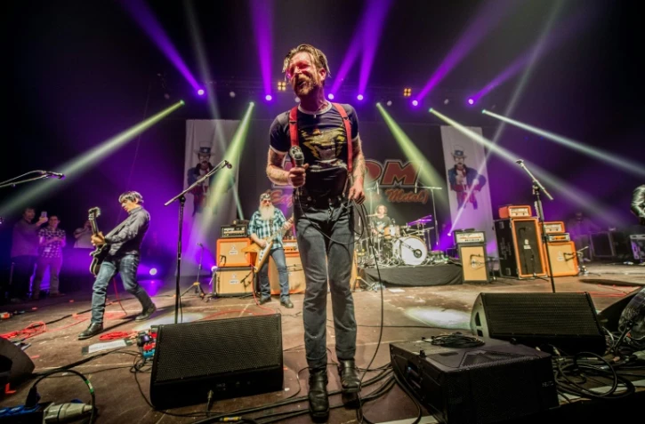Jesse Hugues, chanteur du groupe américain  Eagles of Death Metal à Bruxelles, le 25 février 2016