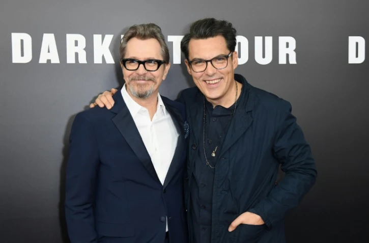 Gary Oldman et Joe Wright le réalisateur du film "Les heures sombres" lors de l'avant-première à New York le 15 novembre 2017