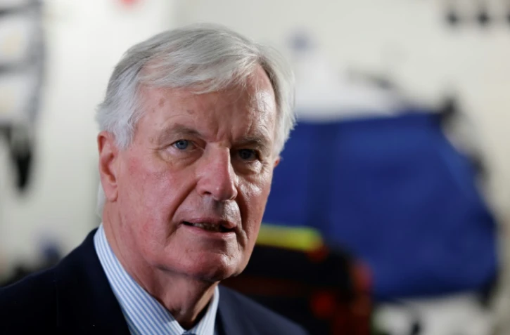 Le Premier ministre français Michel Barnier lors de sa visite à l'hôpital Necker à Paris le 7 septembre 2024