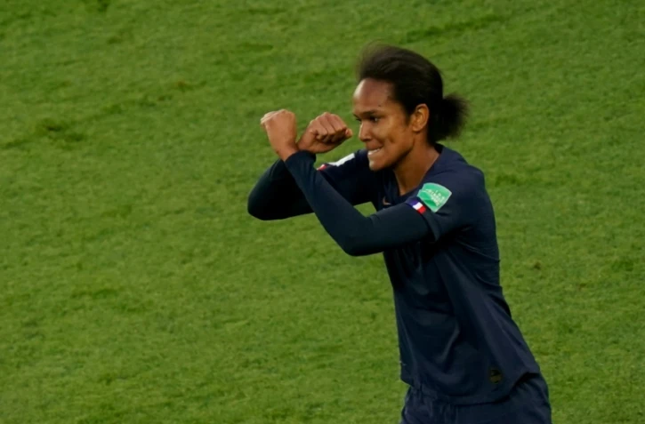 La Française Wendie Renard inscrit deux buts lors du match face à la Corée du Sud au Parc des Princes lors du Mondial le 7 juin 2019