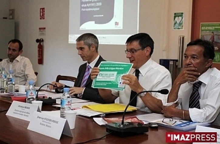 Vendredi 4 Septembre 2009
Conférence de presse des services sanitaires à la DRASS
Photo Thomas Vitry